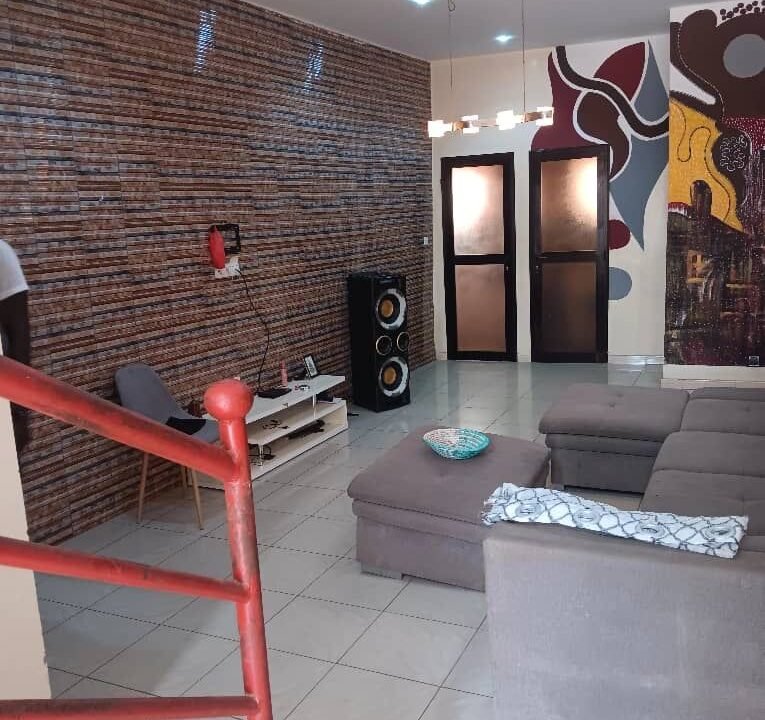 Villa à louer et à vendre à Ngaparou, Sénégal 10