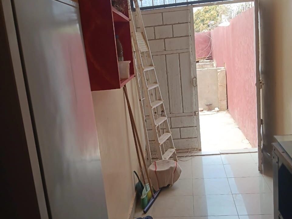 Villa à louer et à vendre à Ngaparou, Sénégal 9